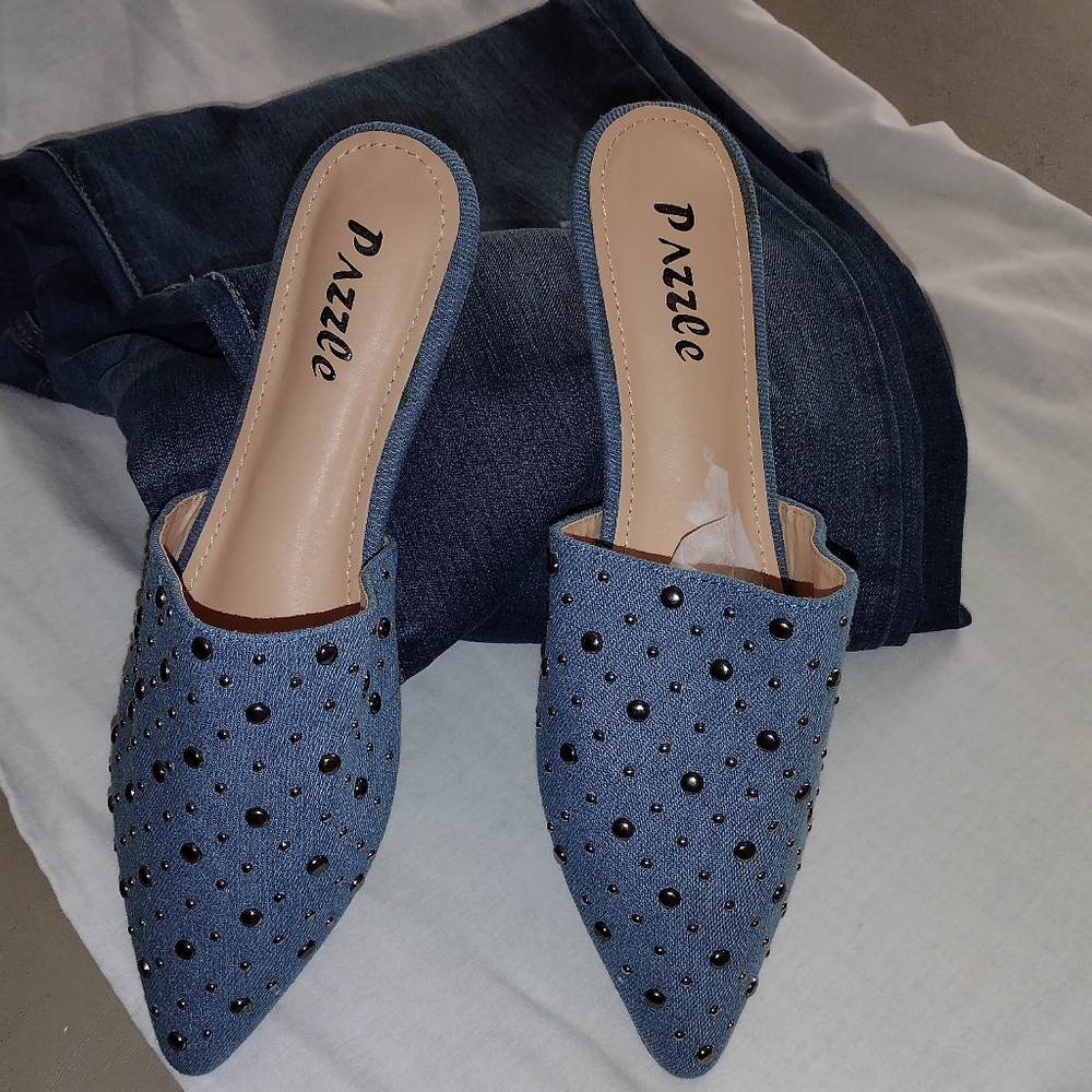 Shoes - Picture 3 of 6
